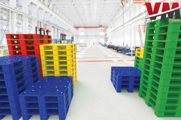 Pallet nhựa là gì? Công dụng của pallet nhựa trong đời sống